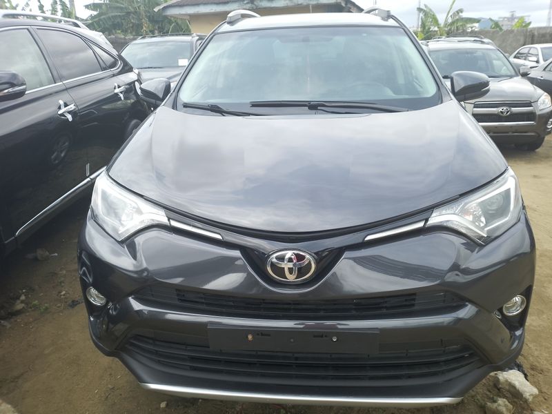 Thumbnail 4 of 2016 Toyota RAV4